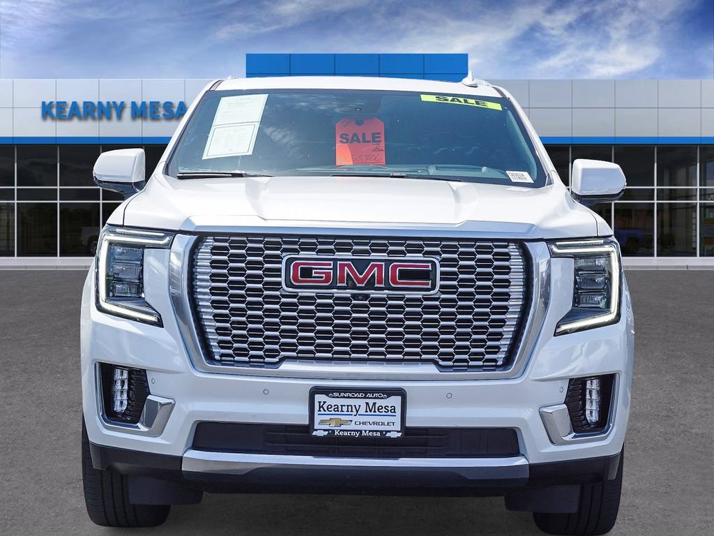 Used 2023 GMC Yukon XL Denali AWD/4WD image 2