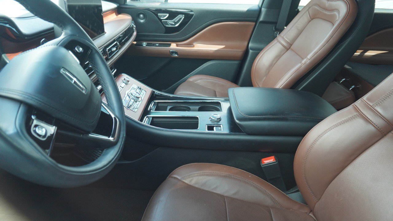 Used 2023 Lincoln Aviator Reserve w/ Equipment Group 201A RWD image 10