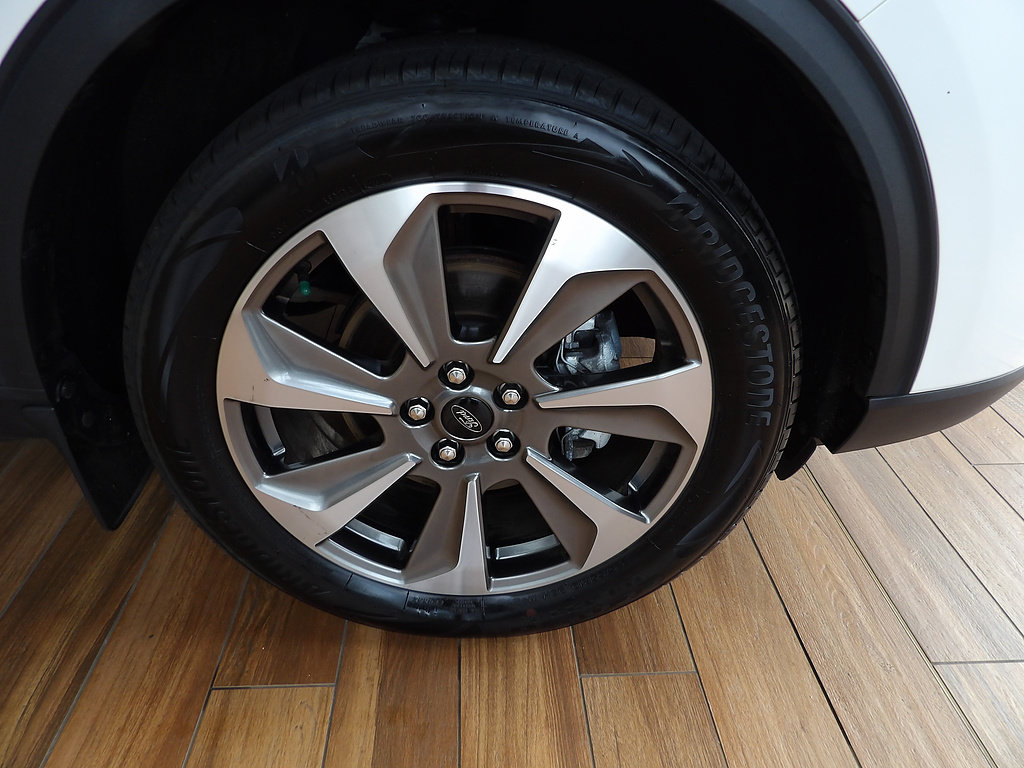 Used 2025 Ford Escape Platinum AWD/4WD image 4