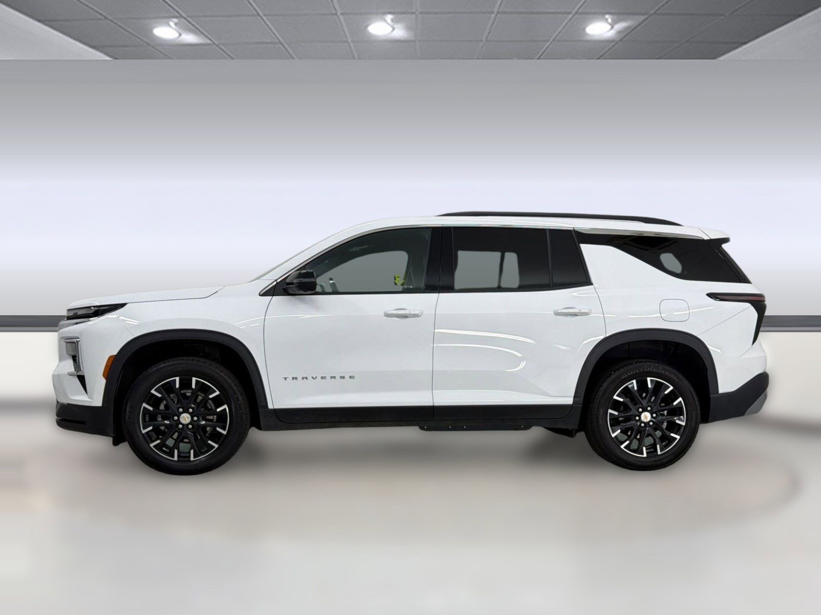 Used 2024 Chevrolet Traverse LT w/ LPO, Floor Liner Package FWD image 2