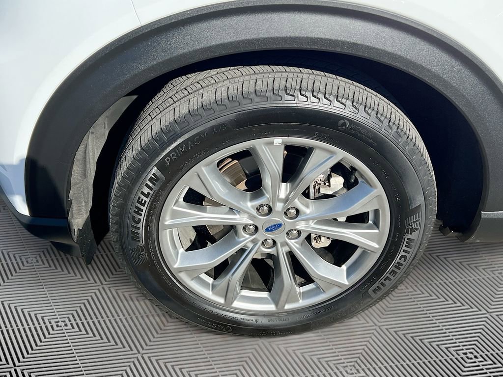 Used 2023 Ford Explorer Limited w/ Equipment Group 301A image 32