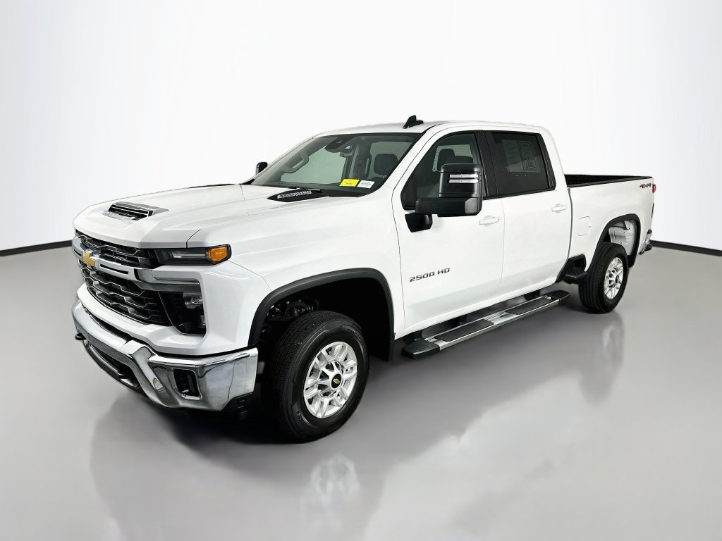 Used 2025 Chevrolet Silverado 2500 LT w/ Convenience Package AWD/4WD image 3