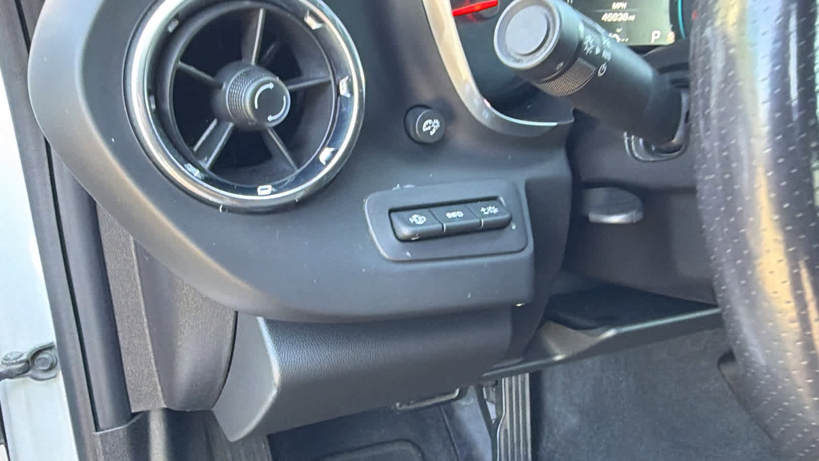 Used 2018 Chevrolet Camaro SS image 17