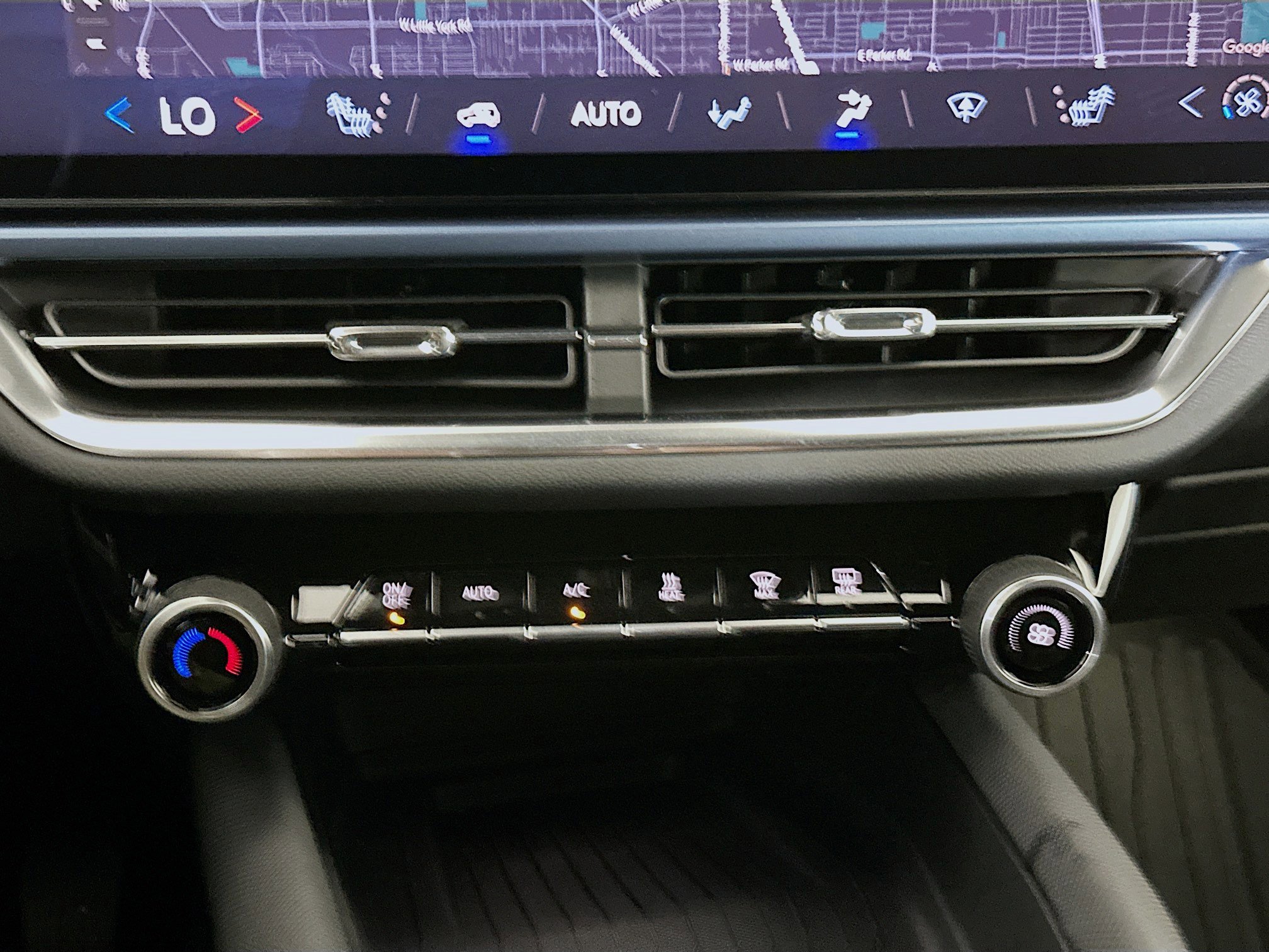 Used 2024 Chevrolet Equinox EV LT image 24