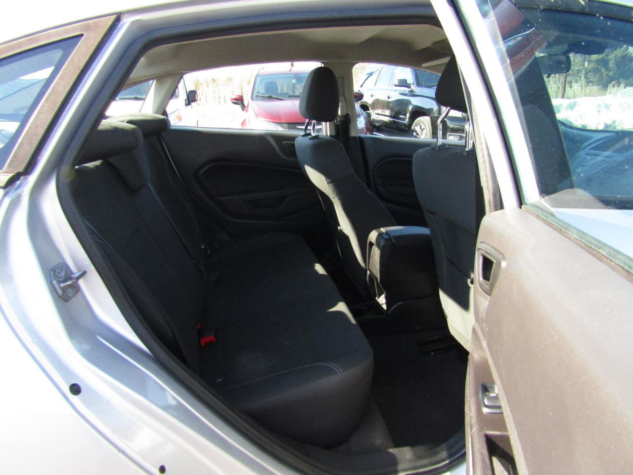 Used 2017 Ford Fiesta SE FWD image 21