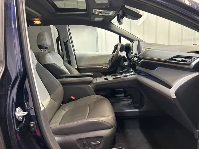 Used 2022 Toyota Sienna XSE image 27