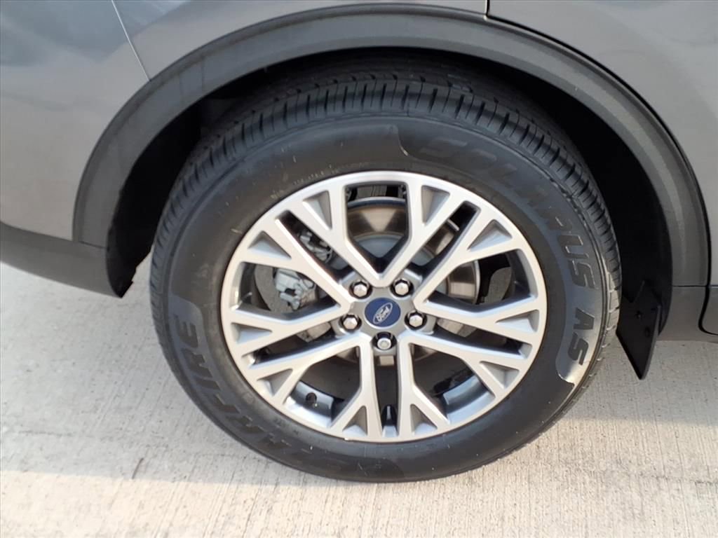 Used 2022 Ford Escape SEL image 13