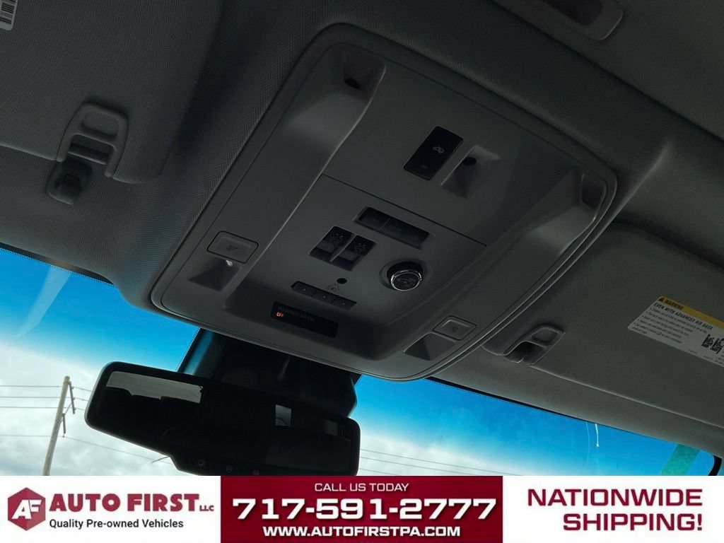 Used 2020 GMC Yukon Denali w/ Denali Premium Package AWD/4WD image 23