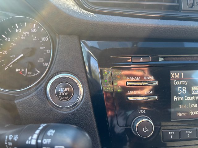 Used 2017 Nissan Rogue SV FWD image 24