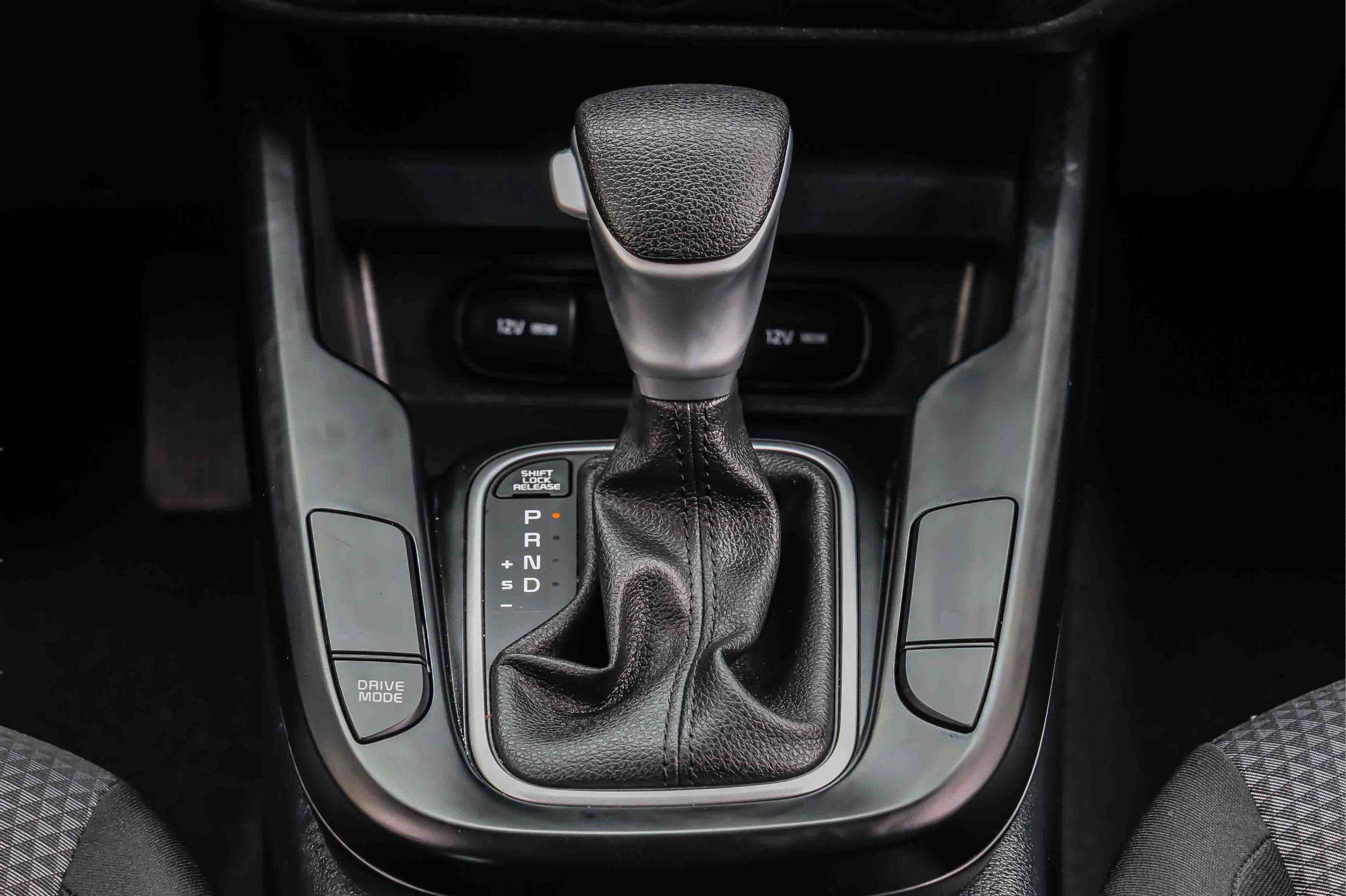 Certified 2025 Kia Soul LX w/ LX Technology Package FWD image 12