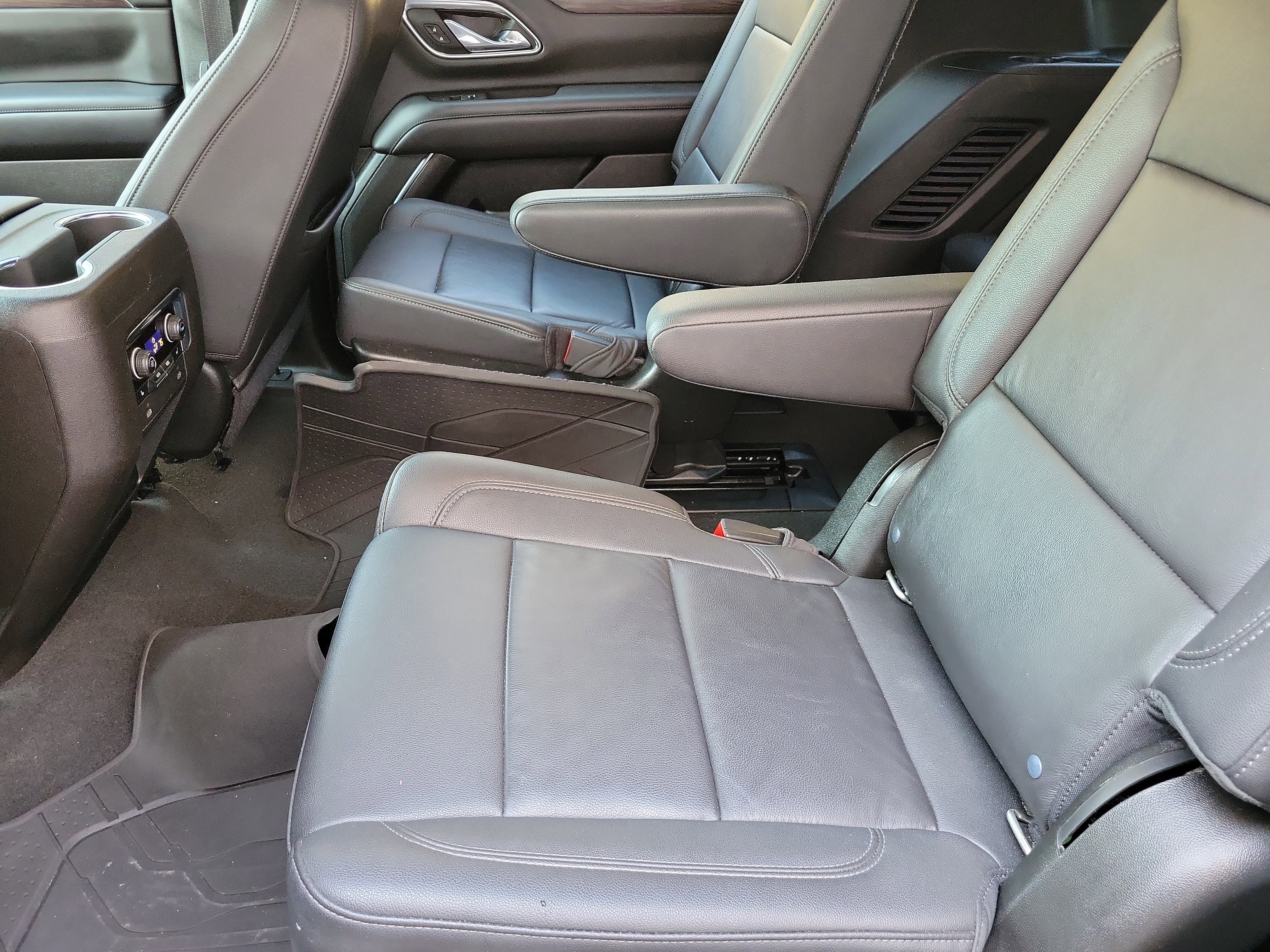 Used 2021 Chevrolet Tahoe Z71 w/ Luxury Package image 13