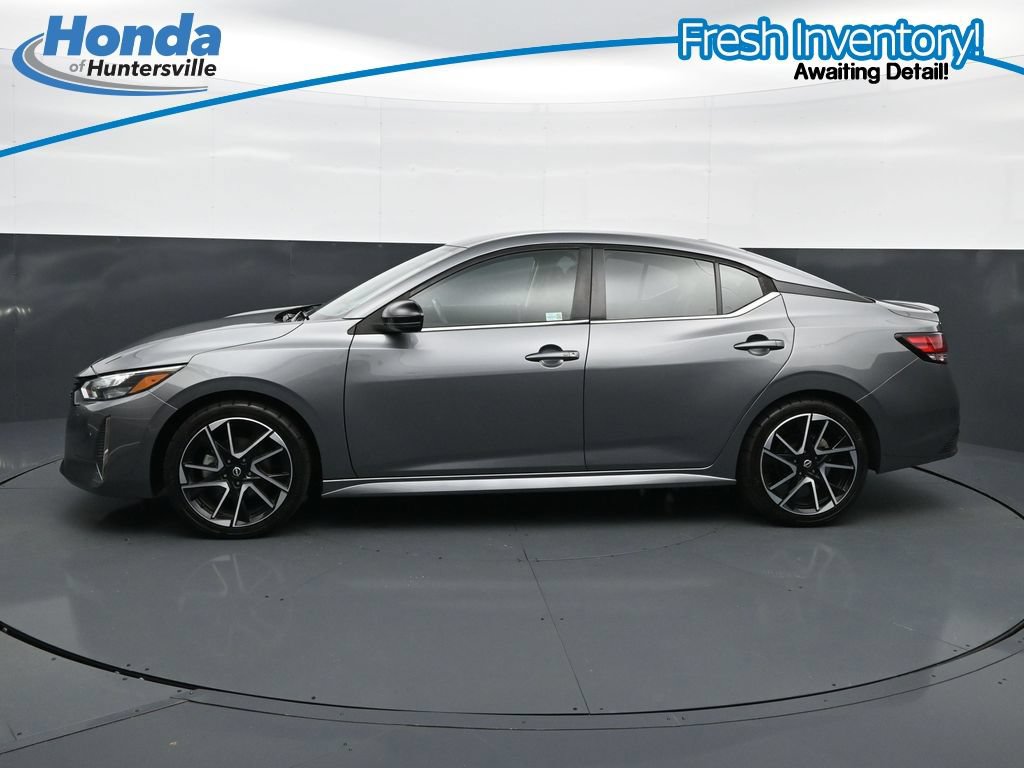 Used 2025 Nissan Sentra SR FWD image 6