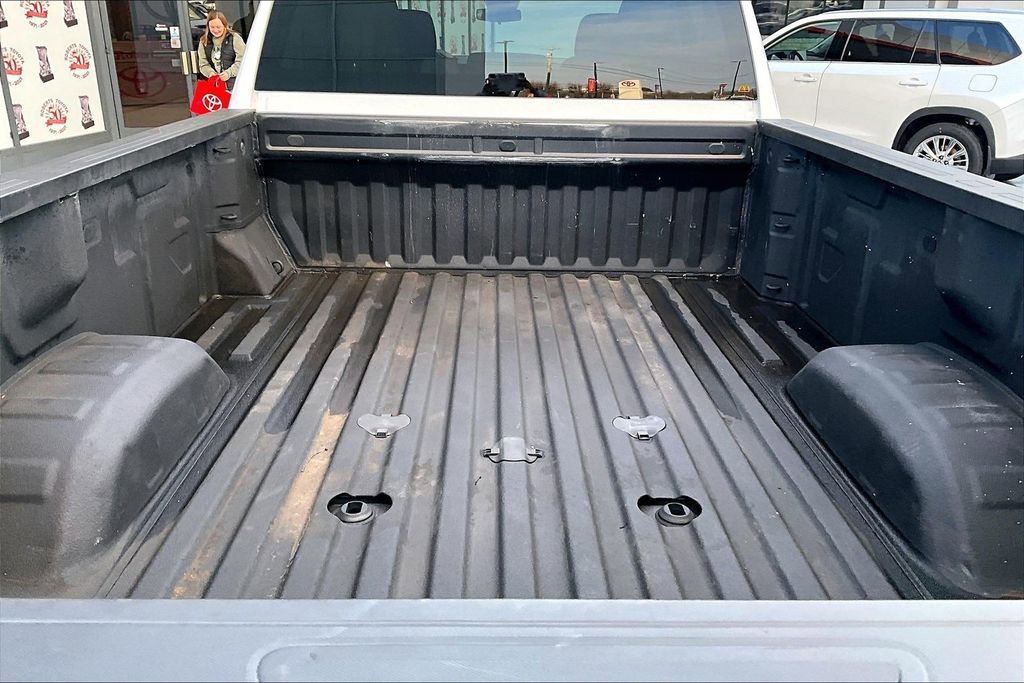 Used 2024 Chevrolet Silverado 3500 LT image 21