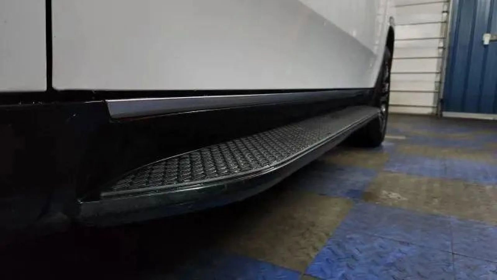 Used 2023 Jeep Wagoneer L Series II image 23