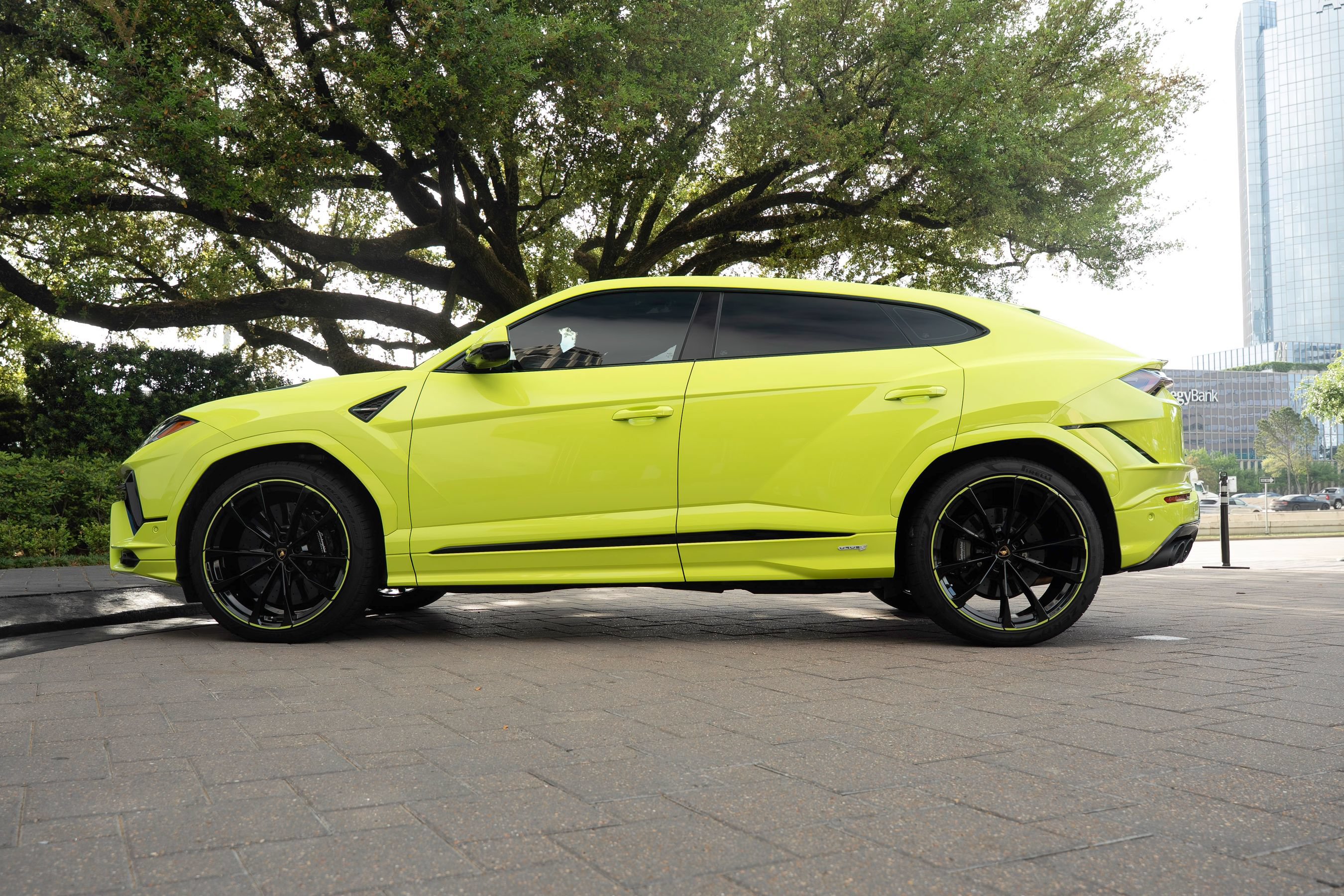 Used 2023 Lamborghini Urus S AWD/4WD image 16