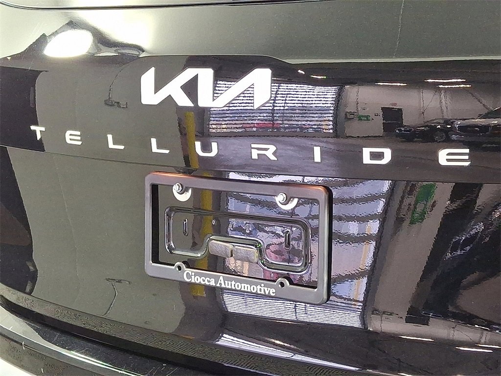 Used 2023 Kia Telluride EX w/ EX Captain's Chair Package image 31