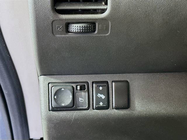 Used 2012 Nissan Pathfinder SV image 12