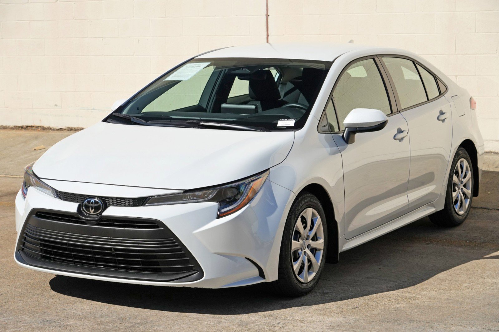 Used 2025 Toyota Corolla LE FWD image 44