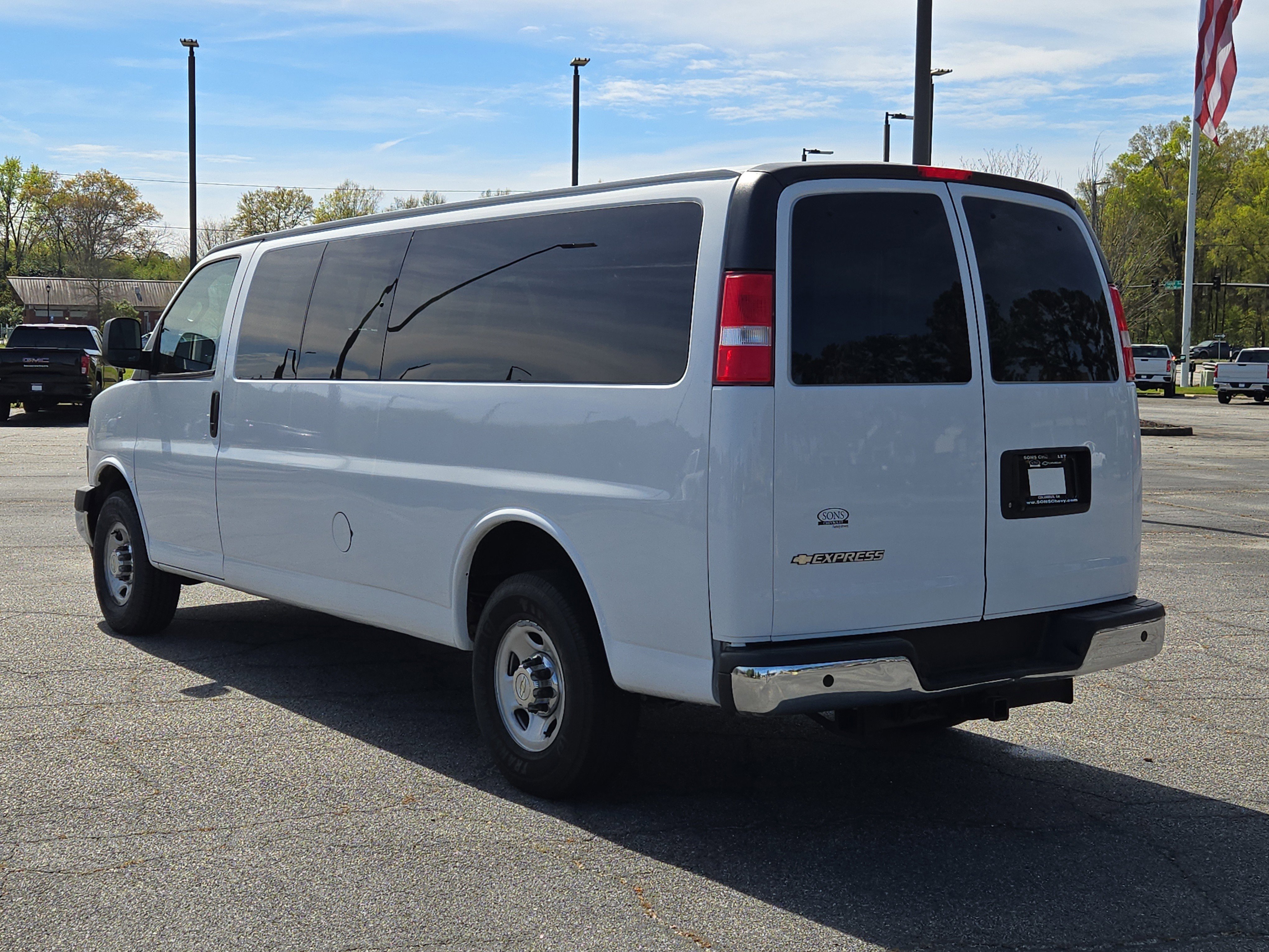 Used 2021 Chevrolet Express 3500 LT w/ LT Preferred Equipment Group RWD image 11