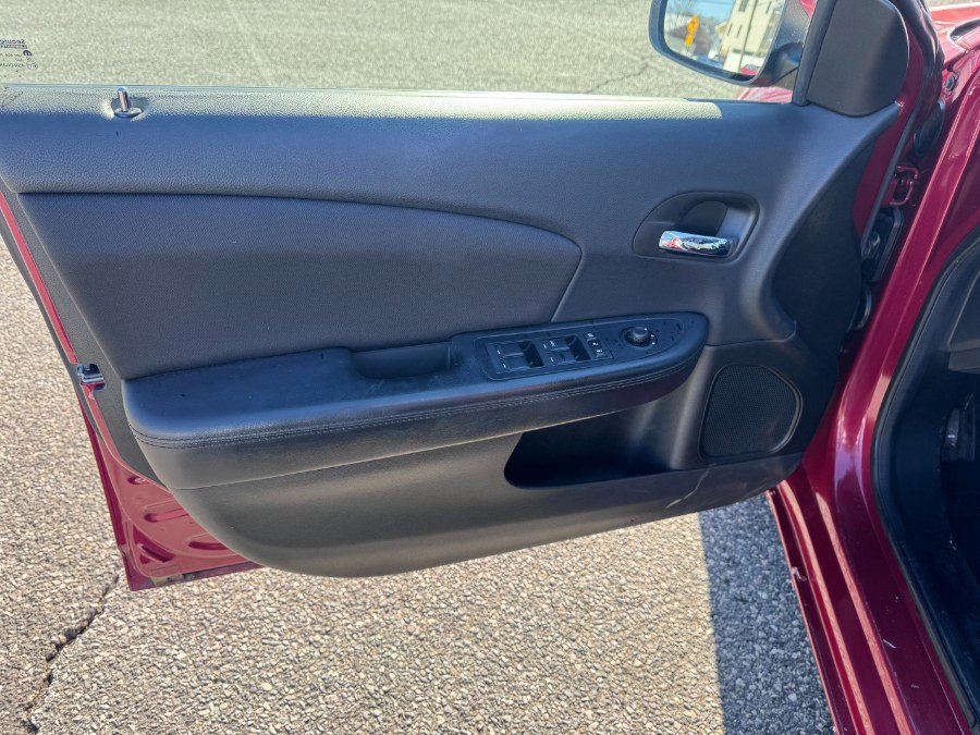 Used 2014 Chrysler 200 Touring image 11