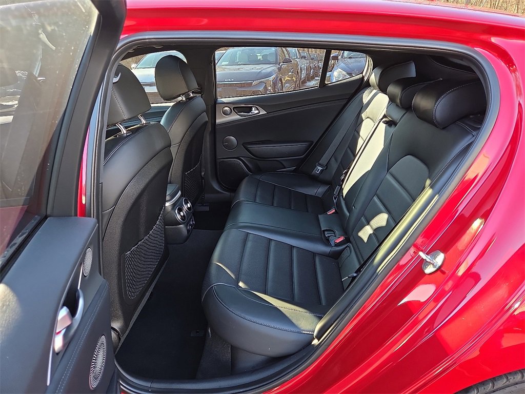 Used 2018 Kia Stinger GT2 image 11