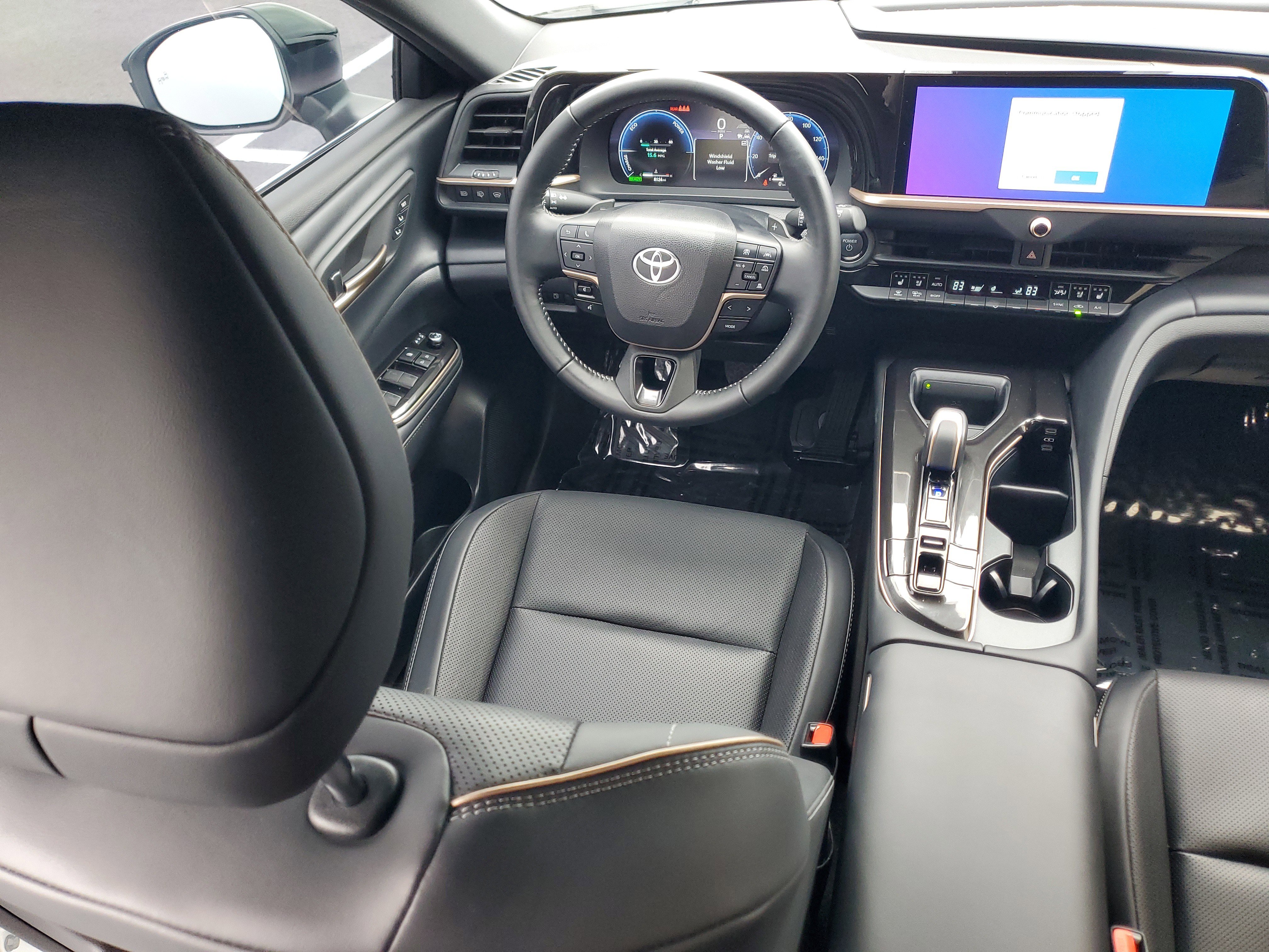 Used 2025 Toyota Crown Signia XLE image 17