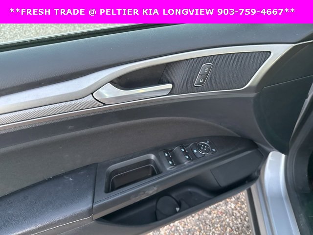 Used 2020 Ford Fusion SE image 8