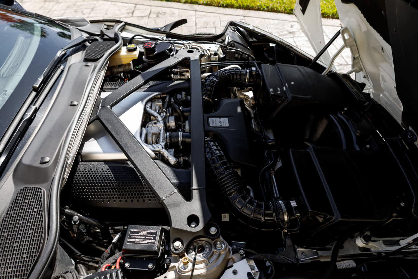 Used 2019 Aston Martin DB11 Volante image 61