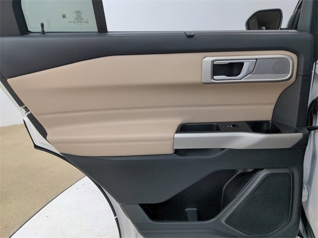 Used 2023 Ford Explorer Limited image 39