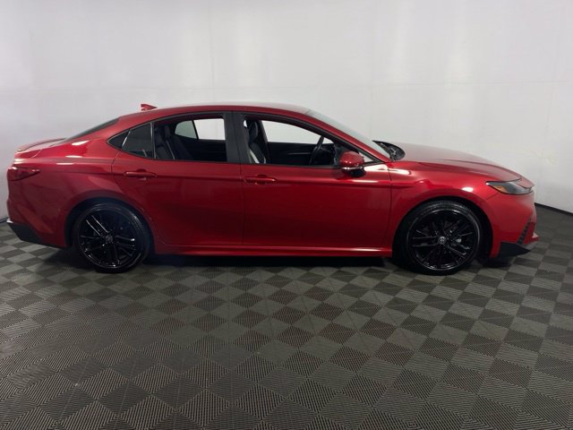 Used 2025 Toyota Camry SE FWD image 10