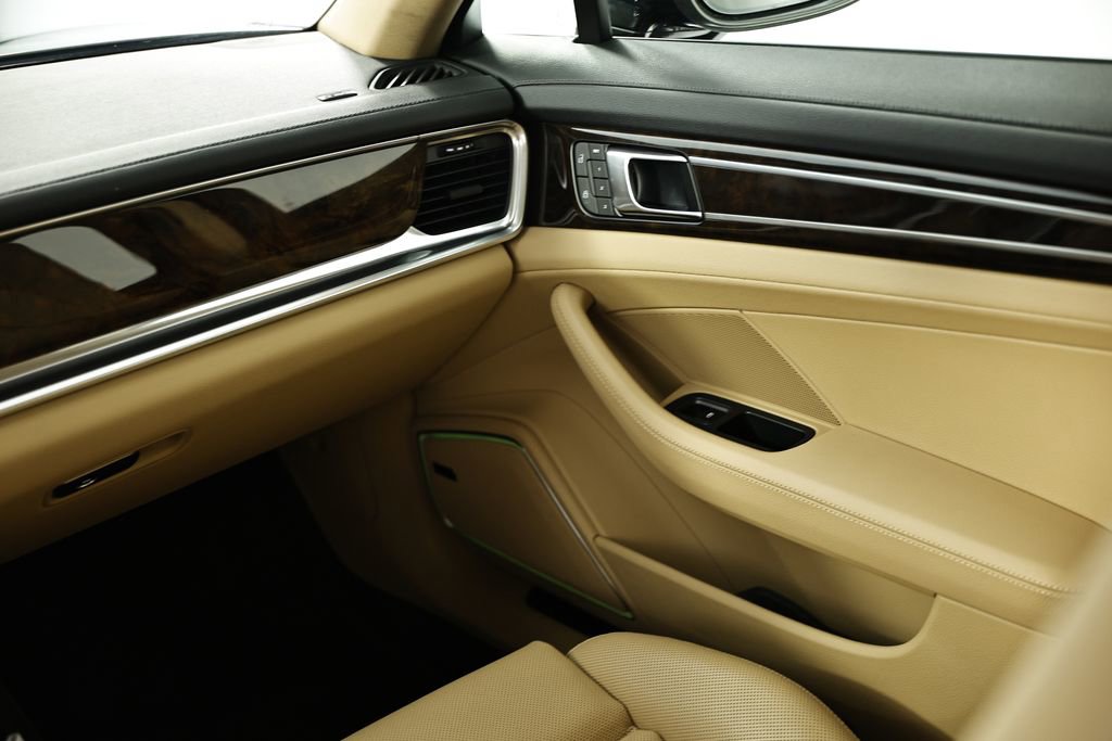 Certified 2023 Porsche Panamera image 30