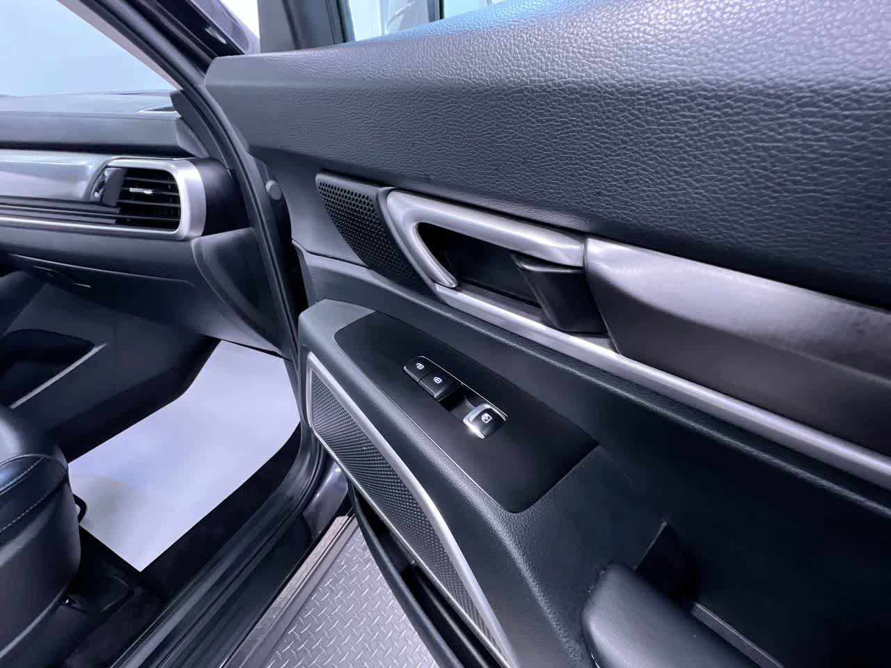 Used 2025 Kia Telluride S FWD image 39