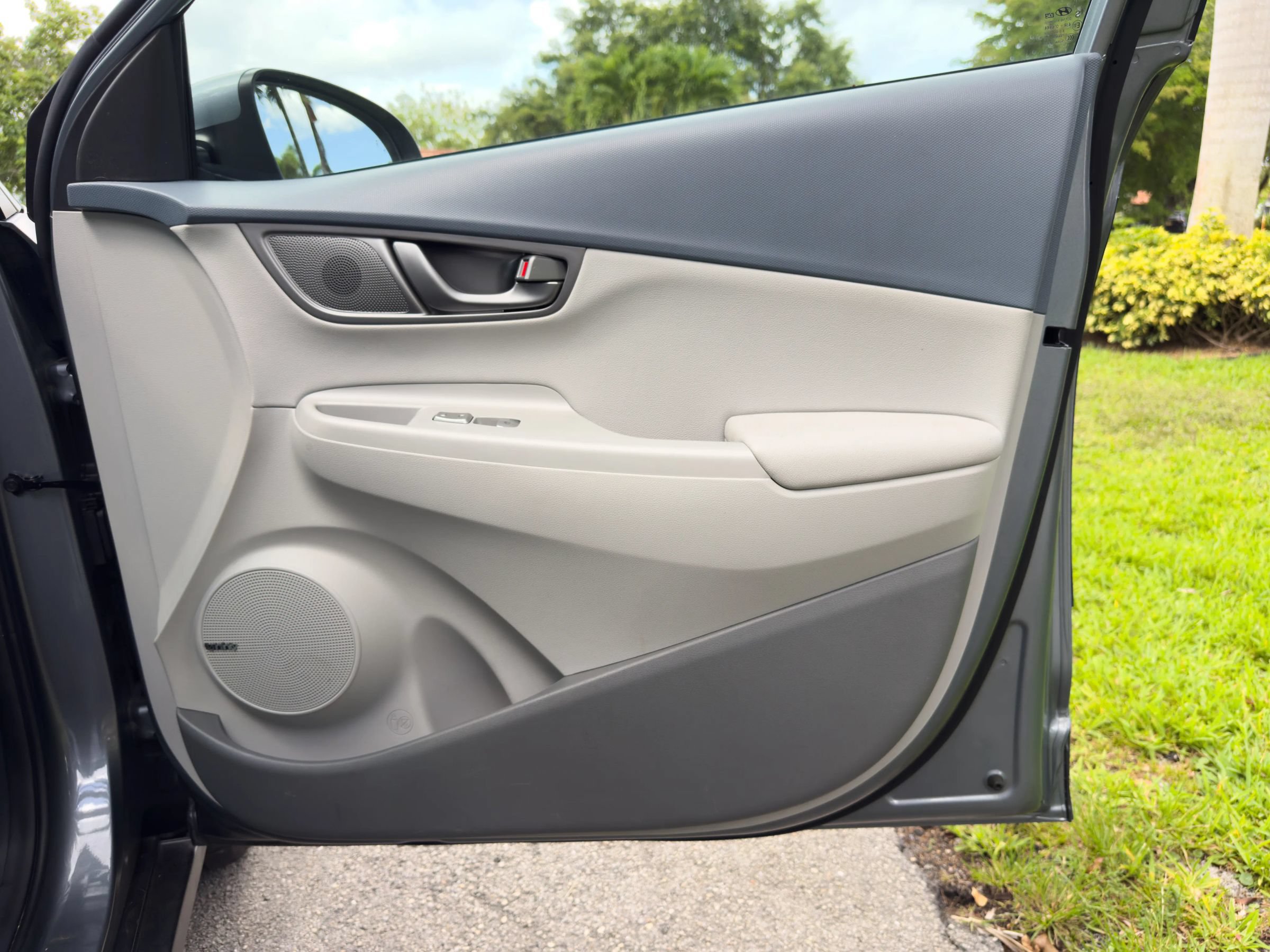 Used 2021 Hyundai Kona Ultimate w/ Cargo Package FWD image 64
