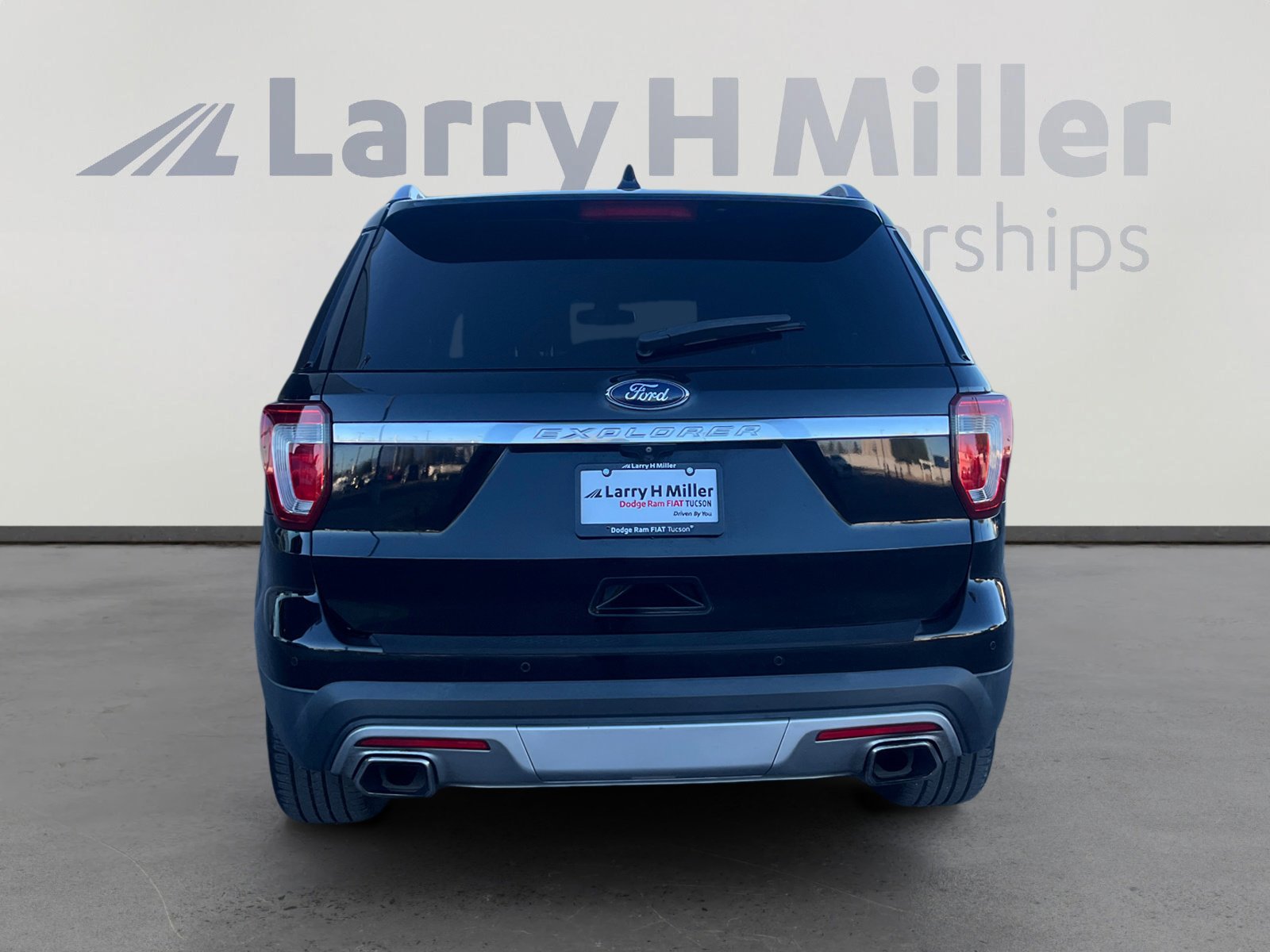 Used 2016 Ford Explorer Platinum image 4