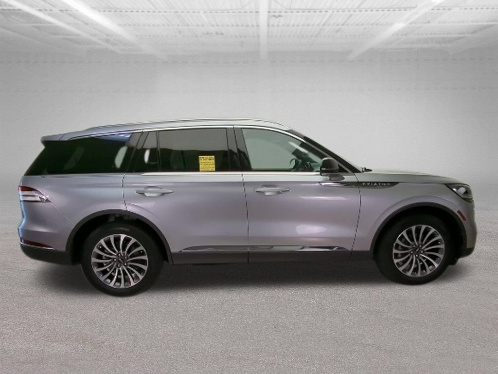 Used 2024 Lincoln Aviator Reserve w/ Equipment Group 201A AWD/4WD image 7