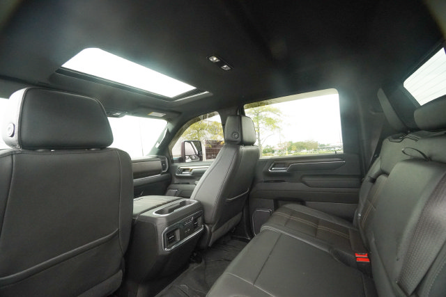 Used 2024 Chevrolet Silverado 2500 High Country w/ Technology Package AWD/4WD image 28