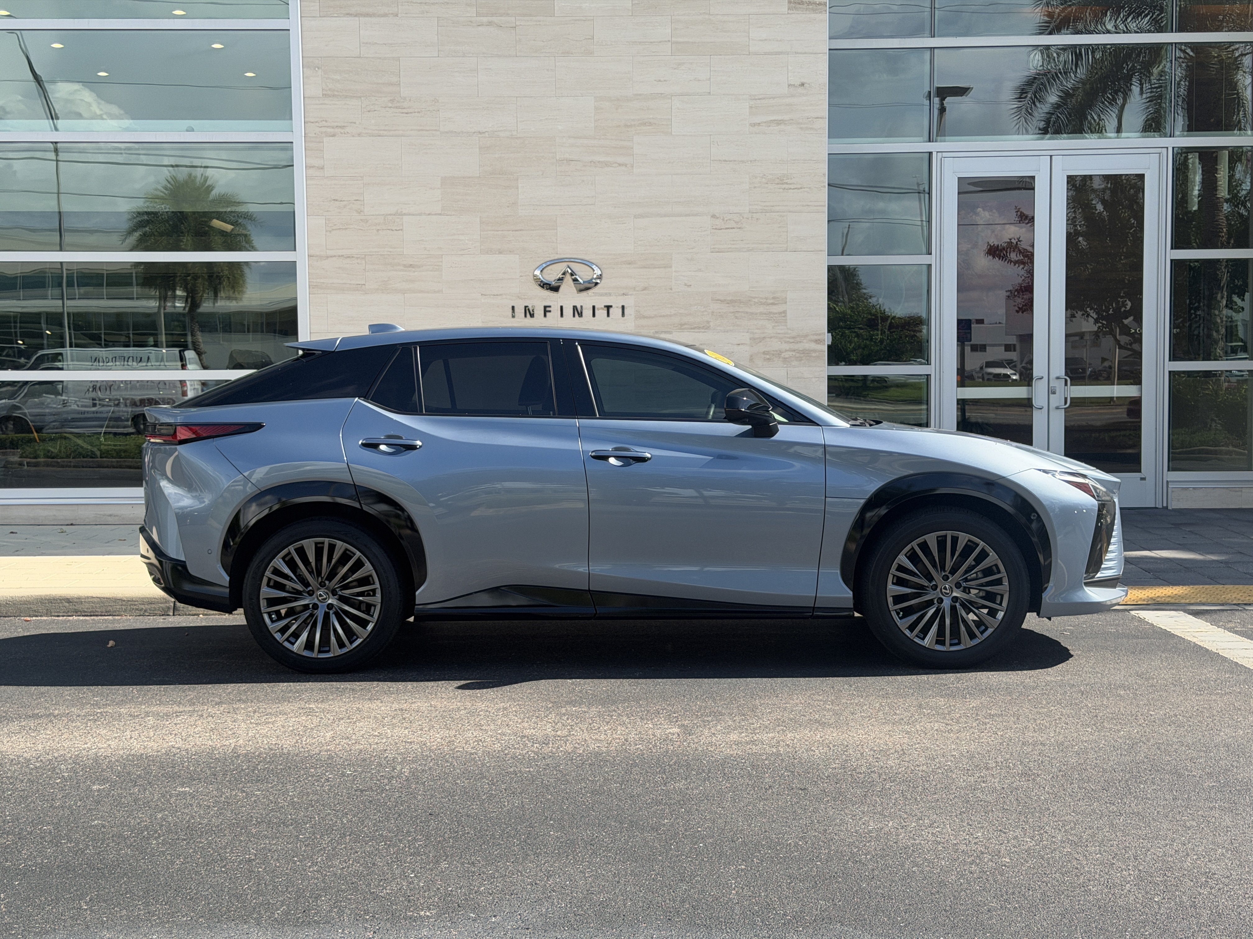 Used 2023 Lexus RZ 450e Premium w/ Cold Area Package AWD/4WD image 8