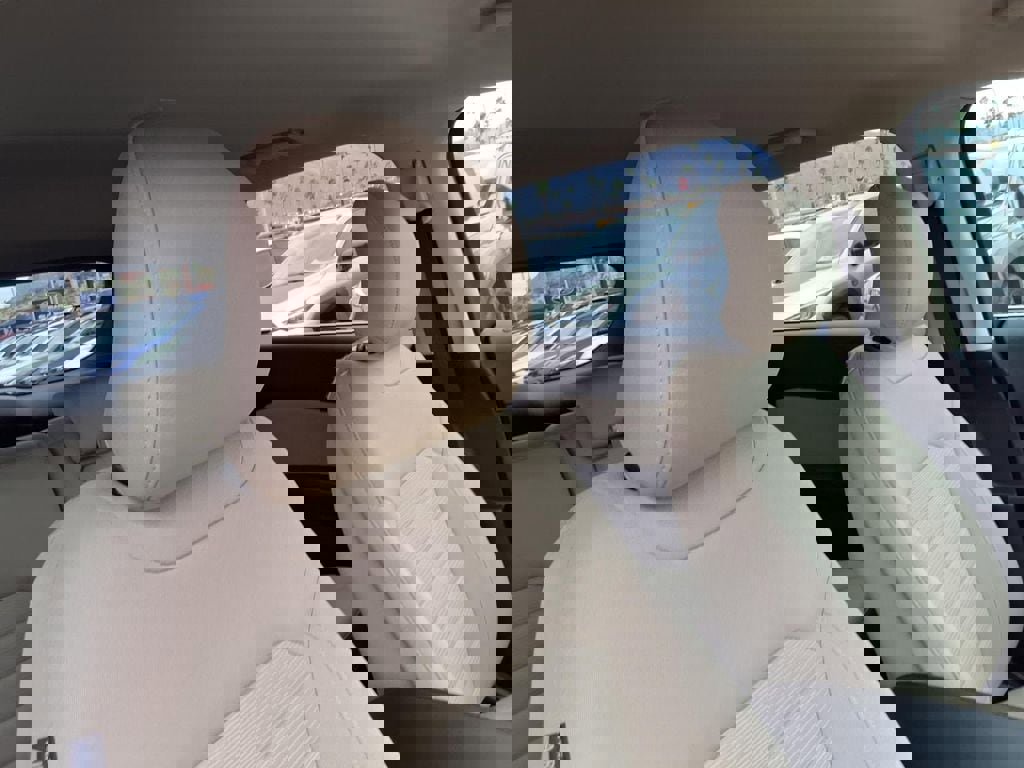 Used 2017 Ford Edge SEL image 20