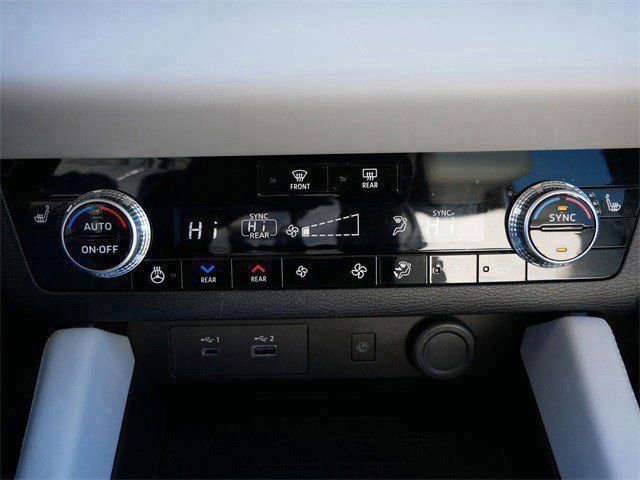 Used 2025 Mitsubishi Outlander SEL image 21