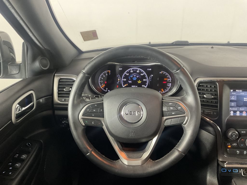 Used 2019 Jeep Grand Cherokee Laredo AWD/4WD image 12