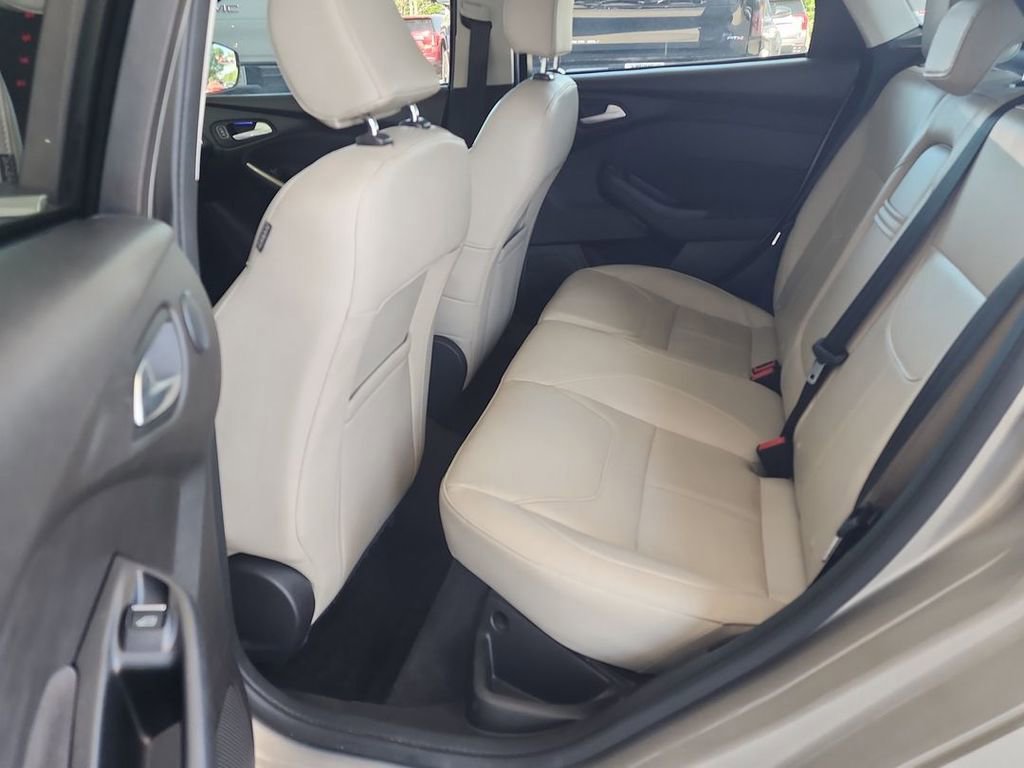 Used 2016 Ford Focus Titanium image 22
