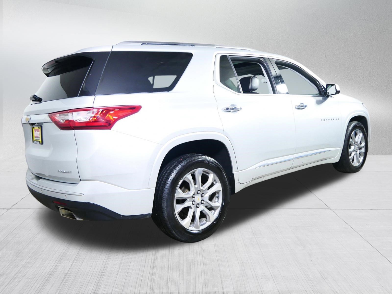 Used 2019 Chevrolet Traverse Premier AWD/4WD image 7
