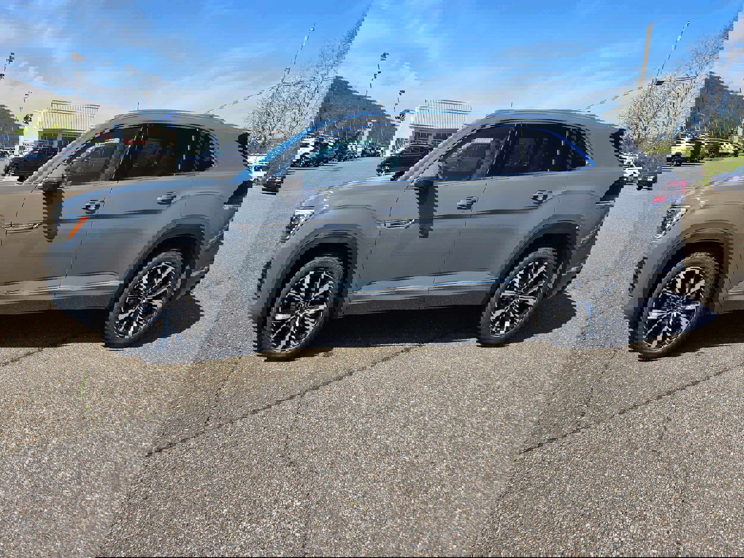 New 2026 Volkswagen Atlas Cross Sport SEL Premium R-Line image 4