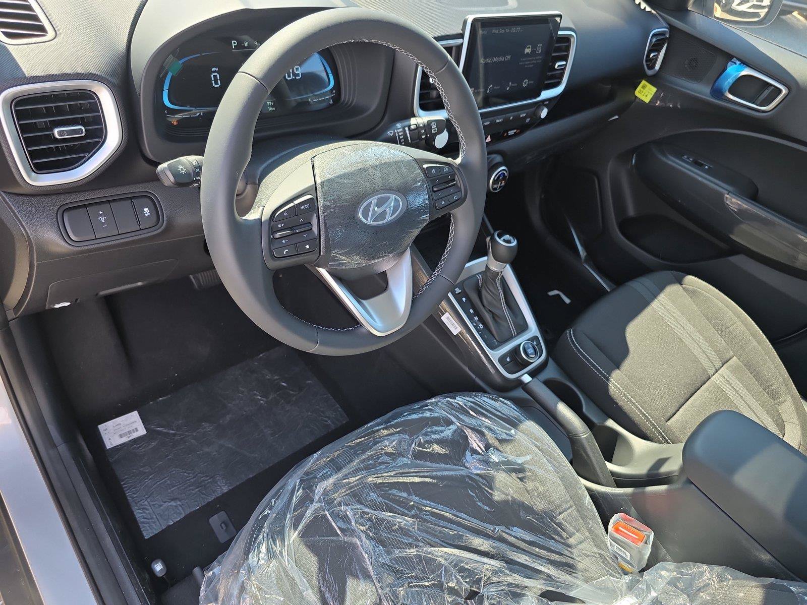 New 2026 Hyundai Venue SEL FWD image 4