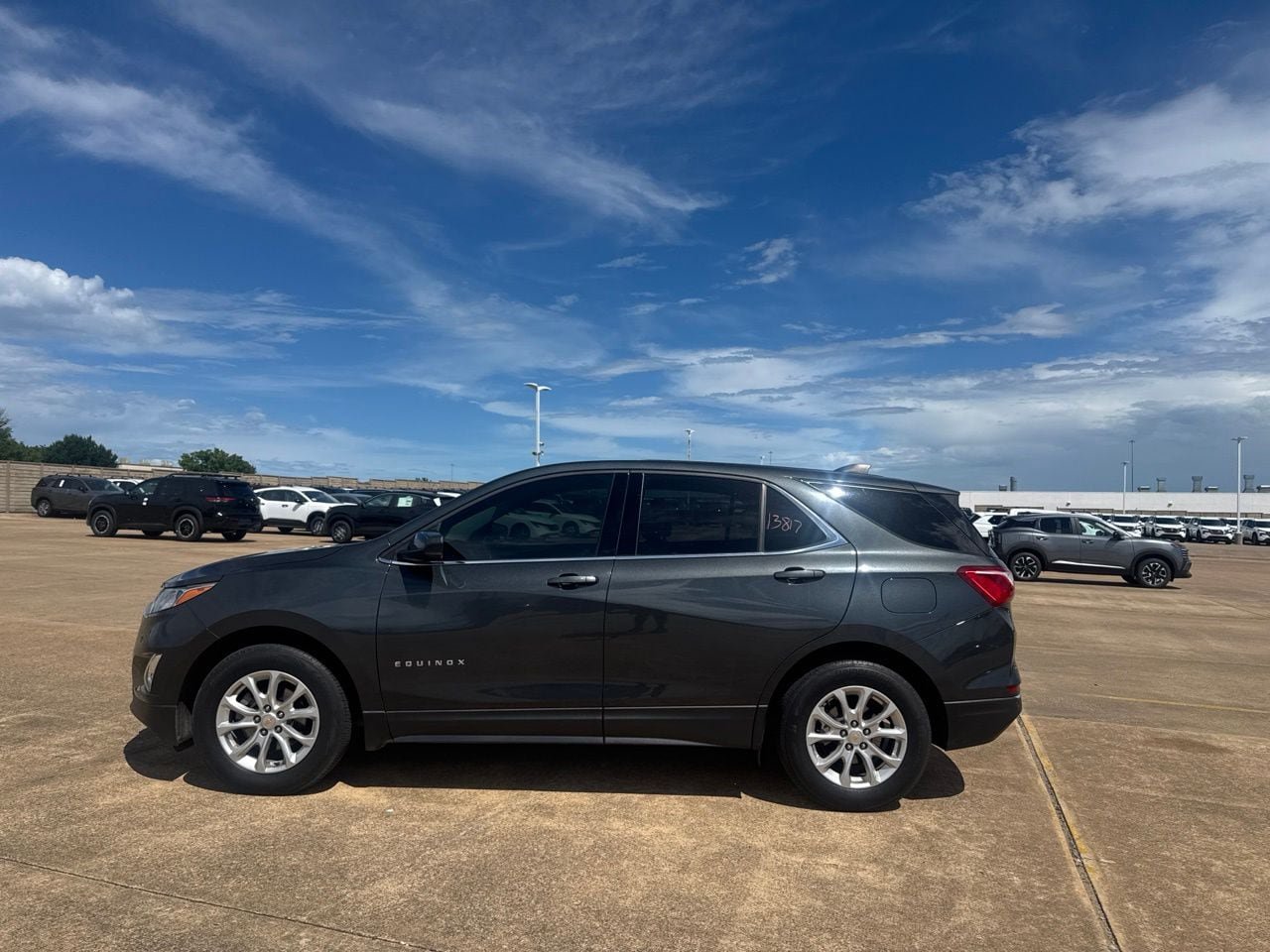 Used 2020 Chevrolet Equinox LT FWD image 12