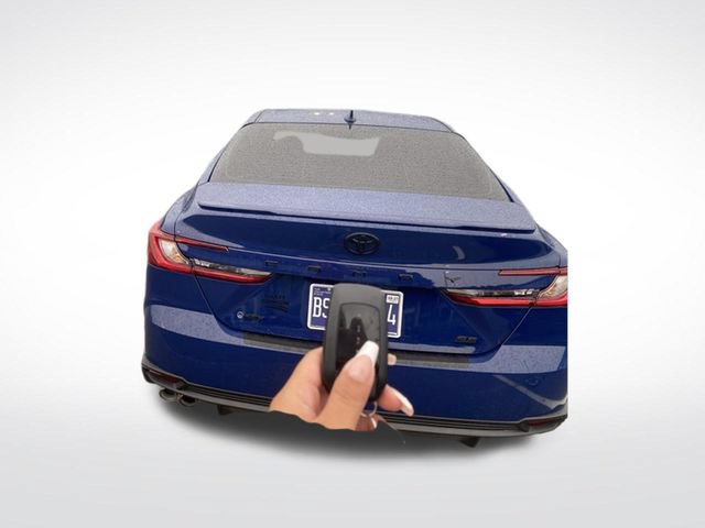 Used 2025 Toyota Camry SE FWD image 6