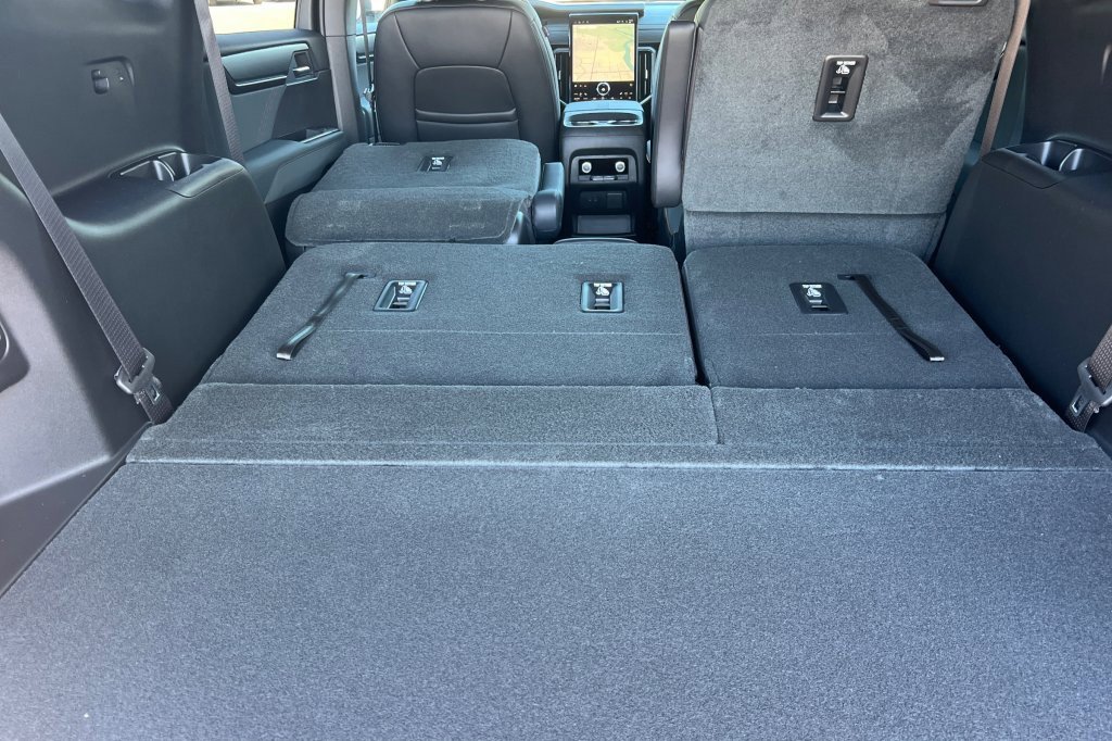 New 2026 GMC Acadia AT4 w/ Super Cruise Package image 13