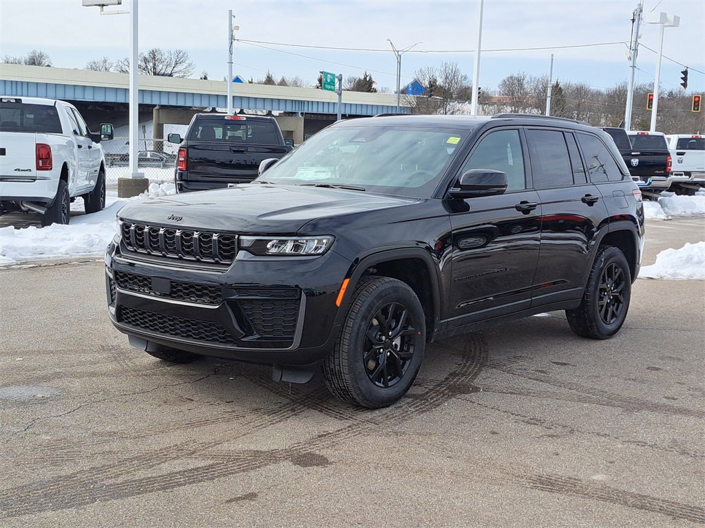 New 2026 Jeep Grand Cherokee L Laredo image 2