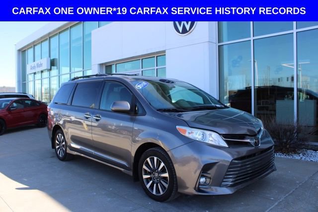 Used 2018 Toyota Sienna XLE w/ XLE Navigation Package image 1