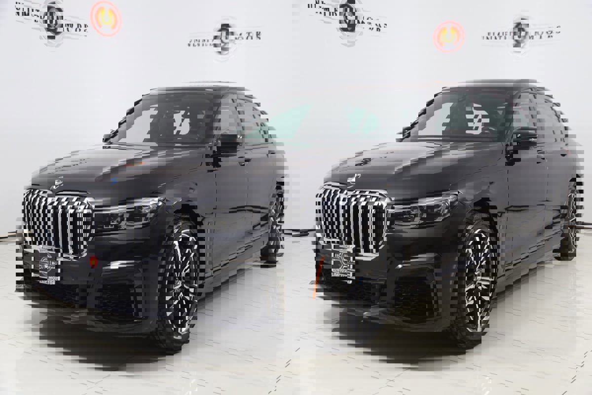 Used 2022 BMW 750i xDrive w/ M Sport Package image 5